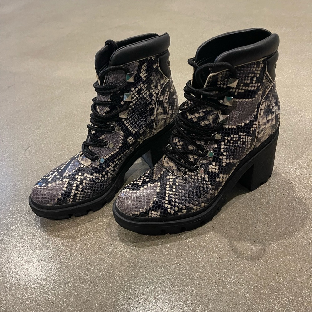 Marc Fisher Lanie Faux Leather Snakeskin Combat Boots Size 8 - Picture 3 of 10